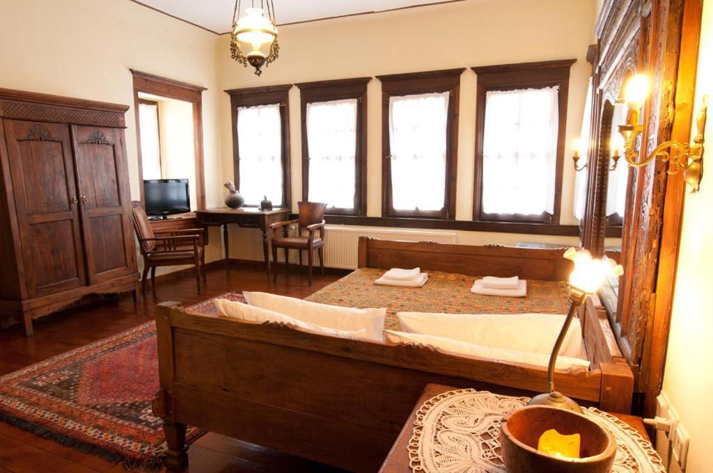 Vergoula'S Mansion Костур Екстериор снимка